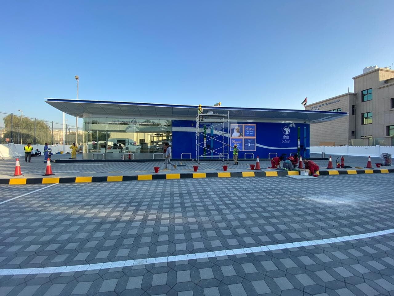 ADNOC station Abu Dhabi clad with ALUCOPANEL, photo 6