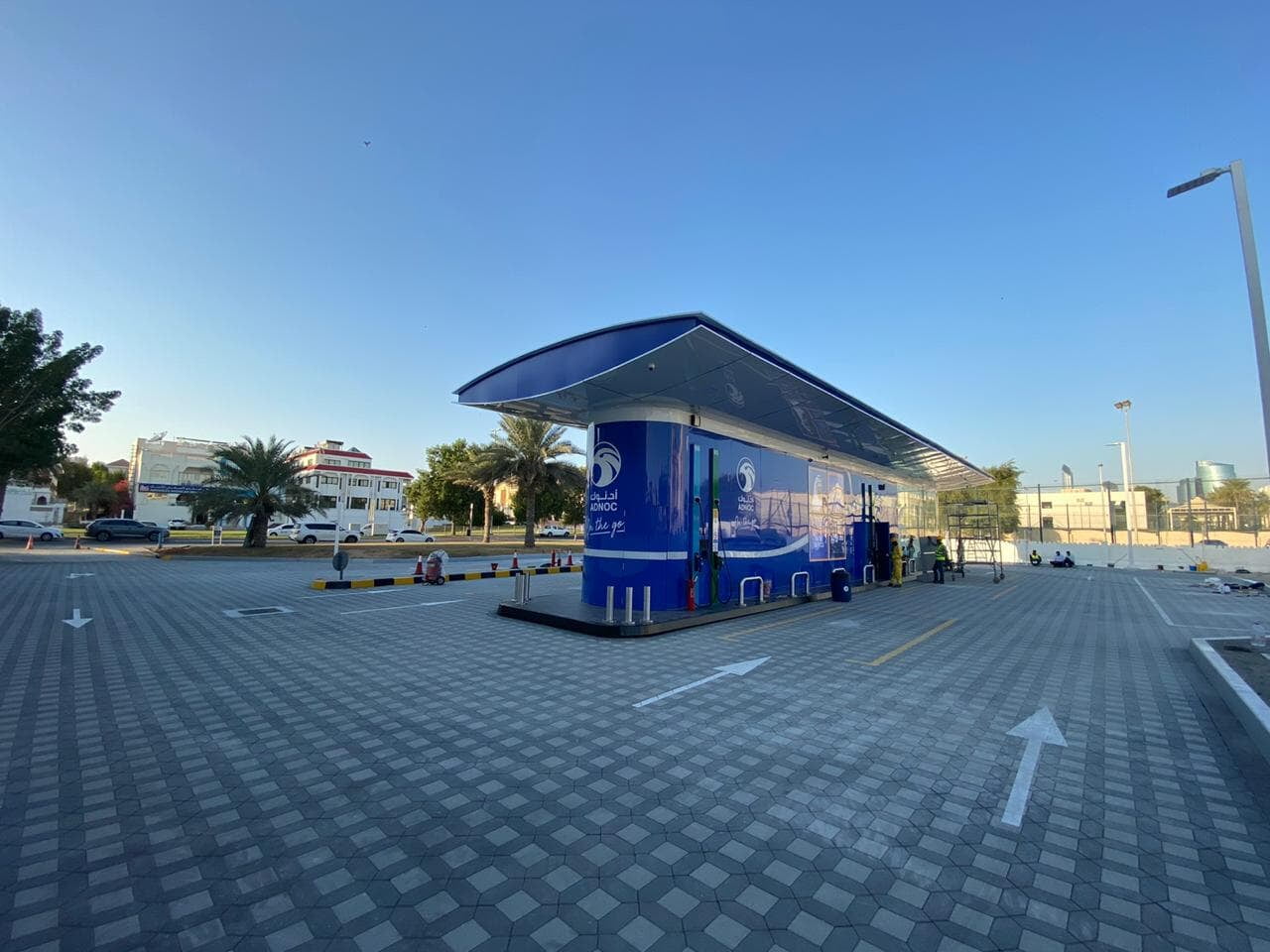 ADNOC station Abu Dhabi clad with ALUCOPANEL, photo 2