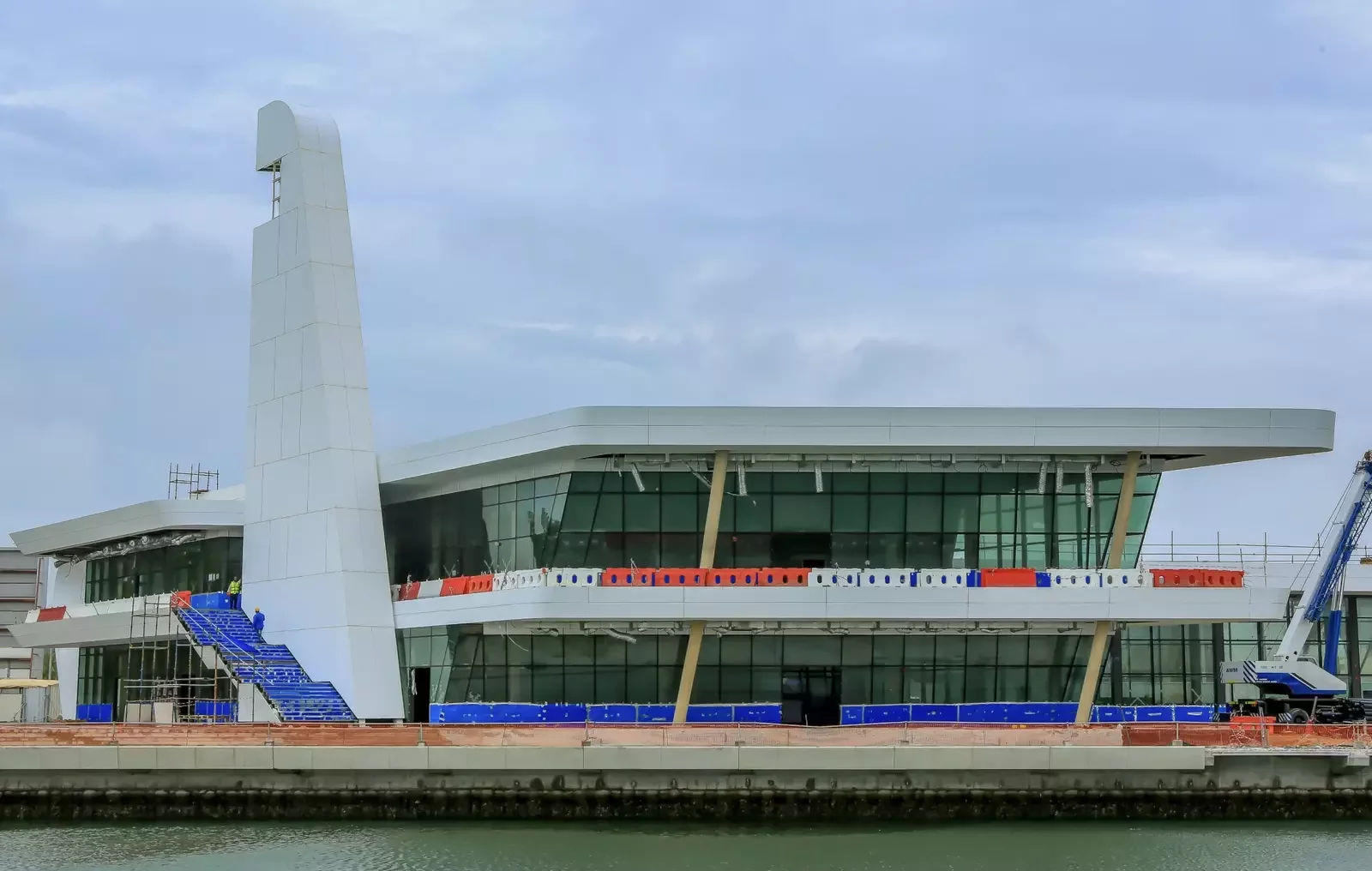 Al Qana Abu Dhabi clad with ALUCOPANEL A2, photo 3