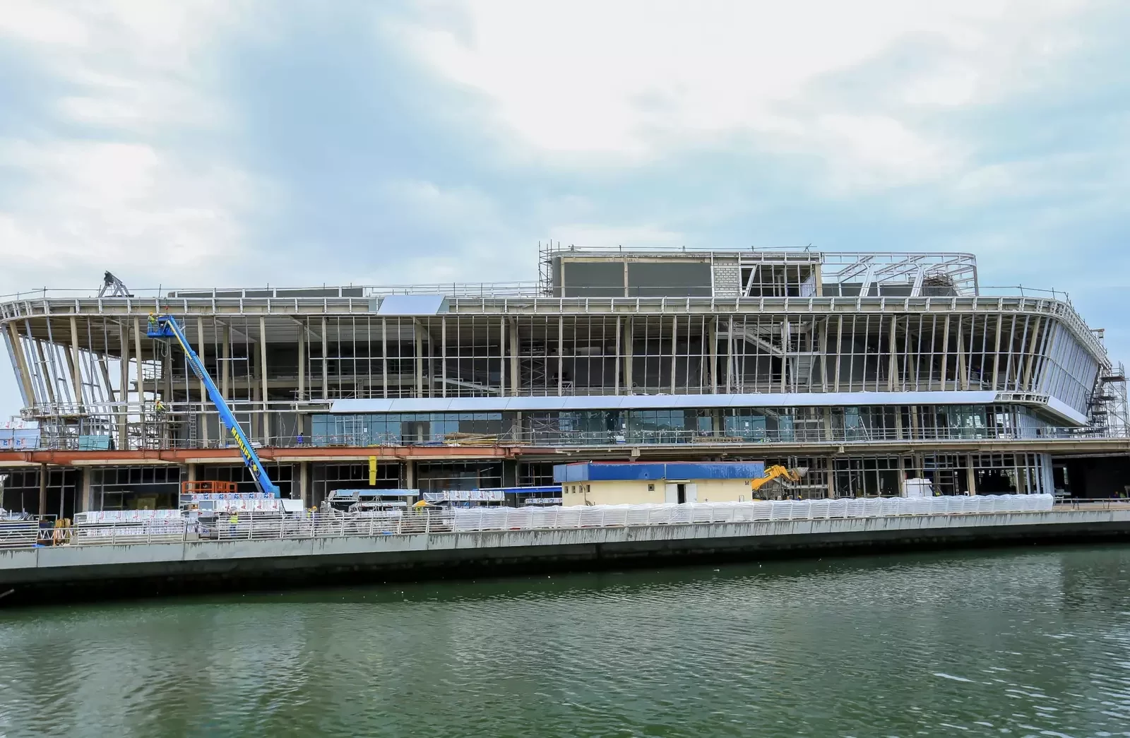 Al Qana Abu Dhabi clad with ALUCOPANEL A2, photo 5