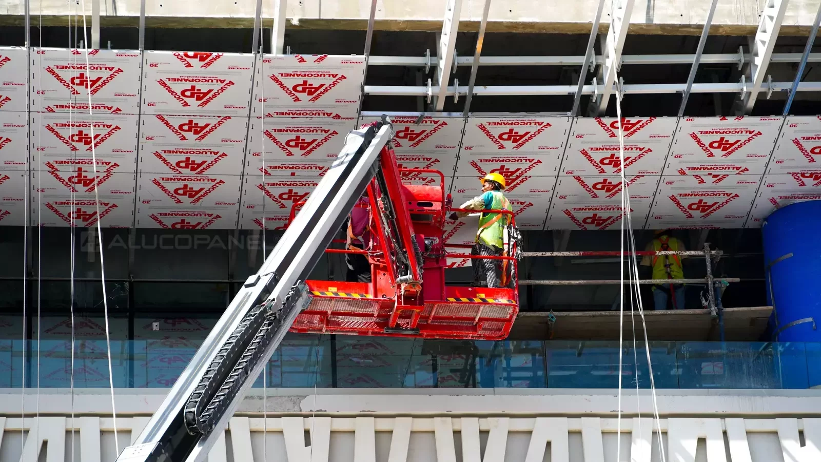 DMC Office Building Dubai Maritime City clad with ALUCOPANEL A2, photo 3