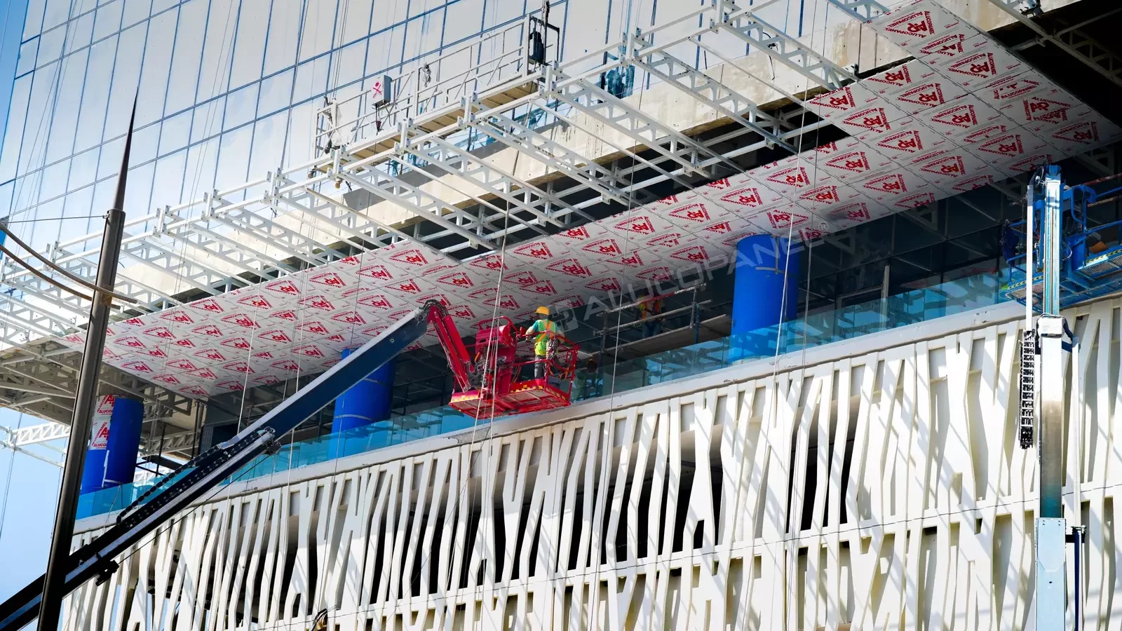 DMC Office Building Dubai Maritime City clad with ALUCOPANEL A2, photo 6