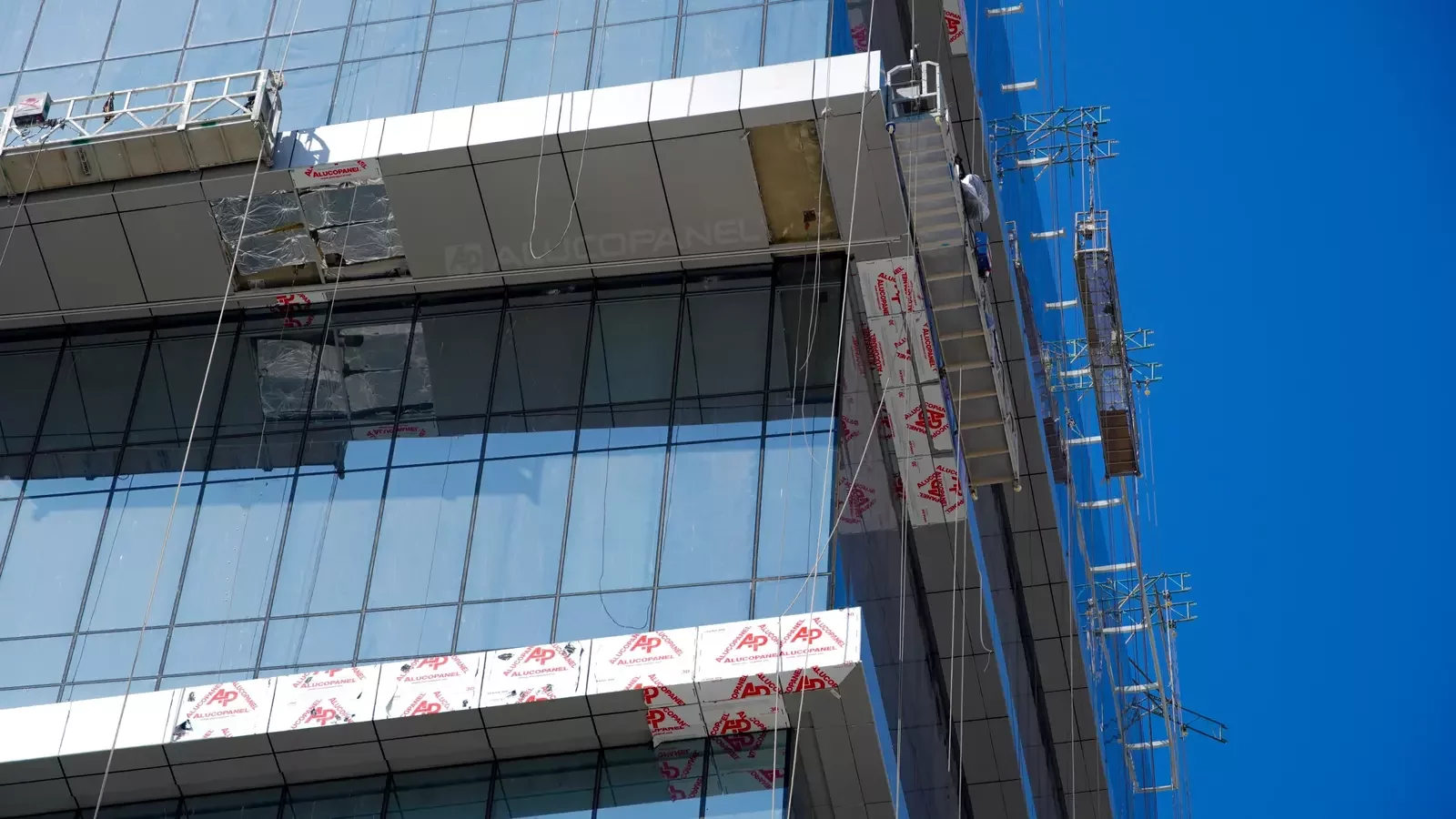 DMC Office Building Dubai Maritime City clad with ALUCOPANEL A2, photo 7
