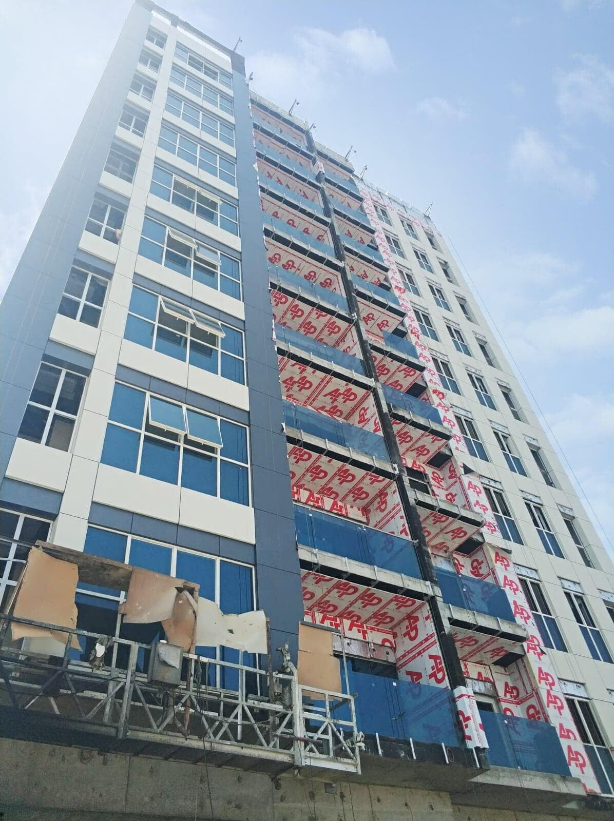 G + 9 Commercial & Residential Building Fujairah clad with ALUCOPANEL A2, photo 4