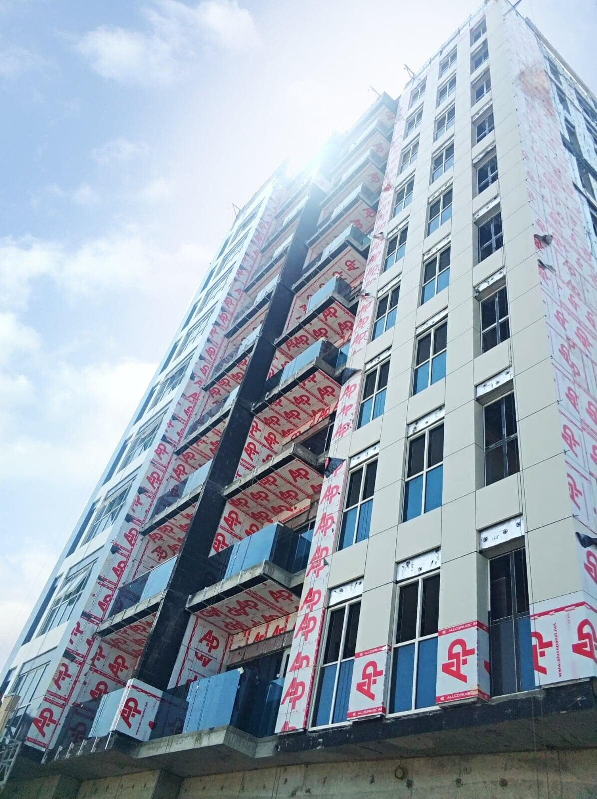 G + 9 Commercial & Residential Building Fujairah clad with ALUCOPANEL A2, photo 3