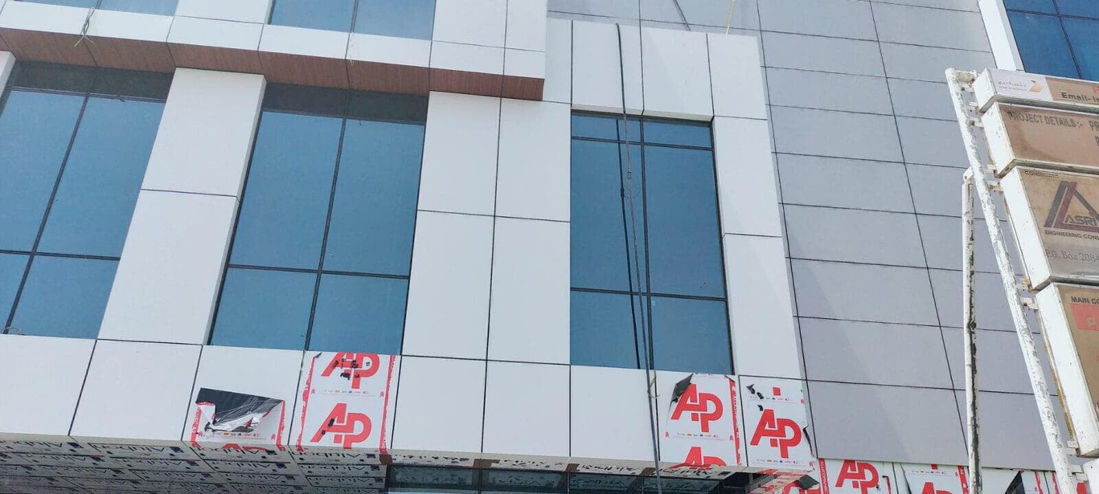 Shopping mall in Umm Suqeim 2 clad with ALUCOPANEL A2 in Pure White