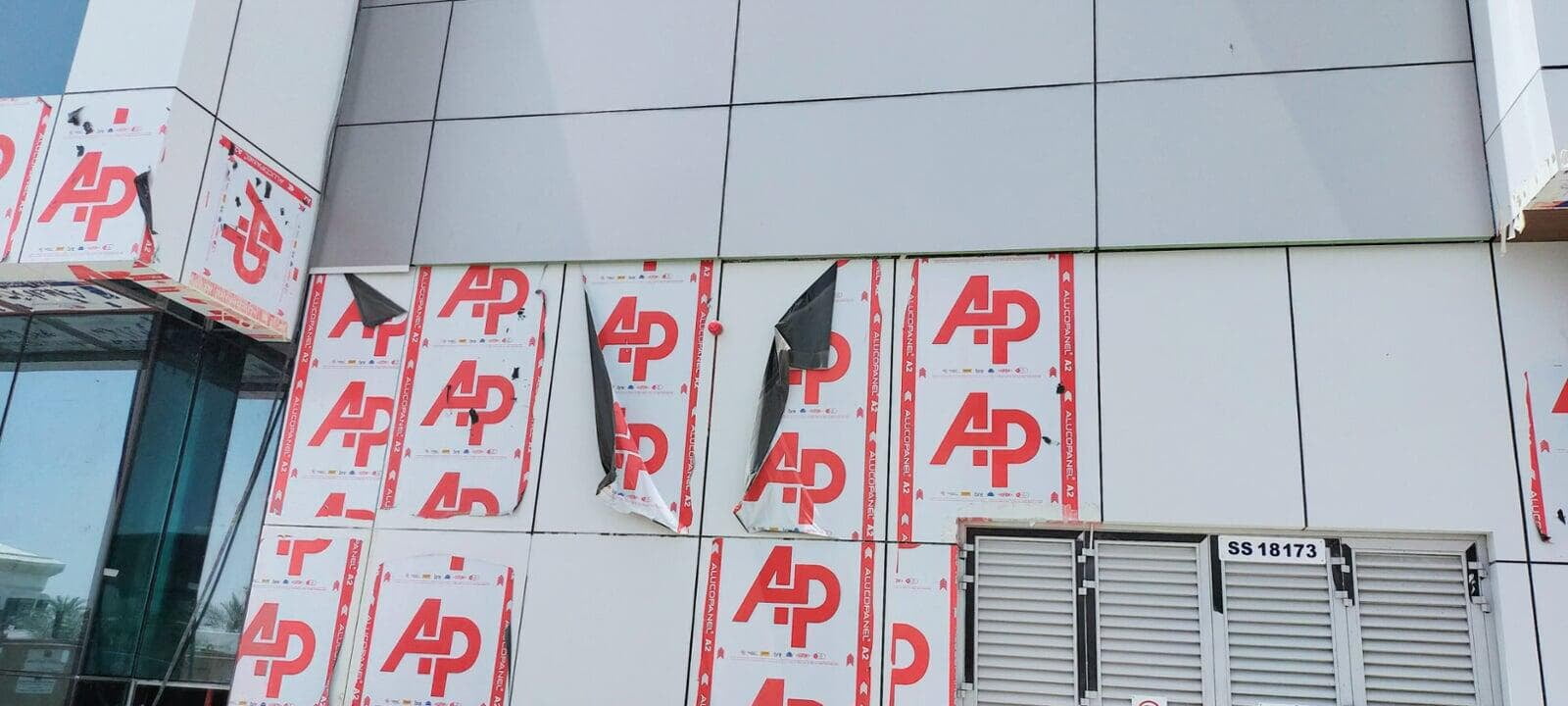 Shopping Mall Umm Suqeim 2 facade, ALUCOPANEL A2