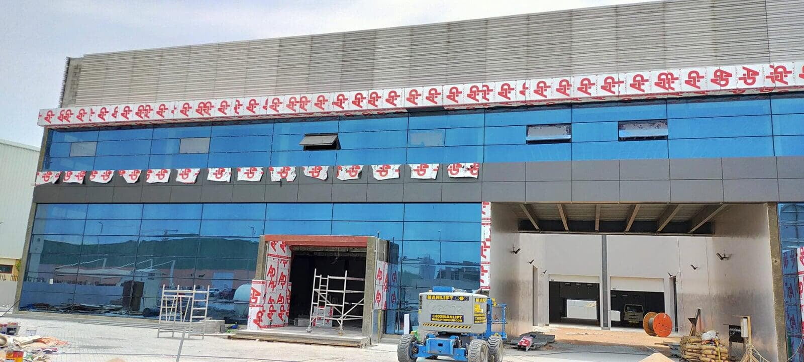 ALUCOPANEL cladding detail, warehouse and office in Production City