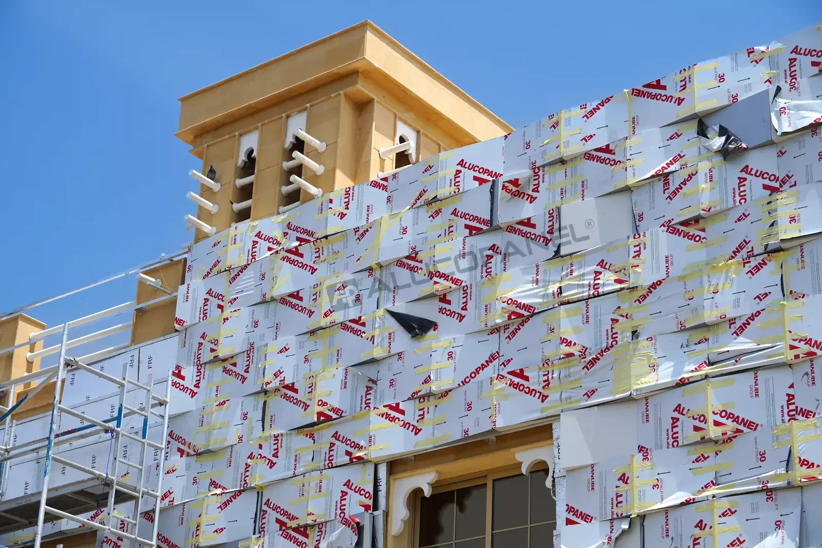 ALUCOPANEL cladding installation on the Novamed building, Jumeirah
