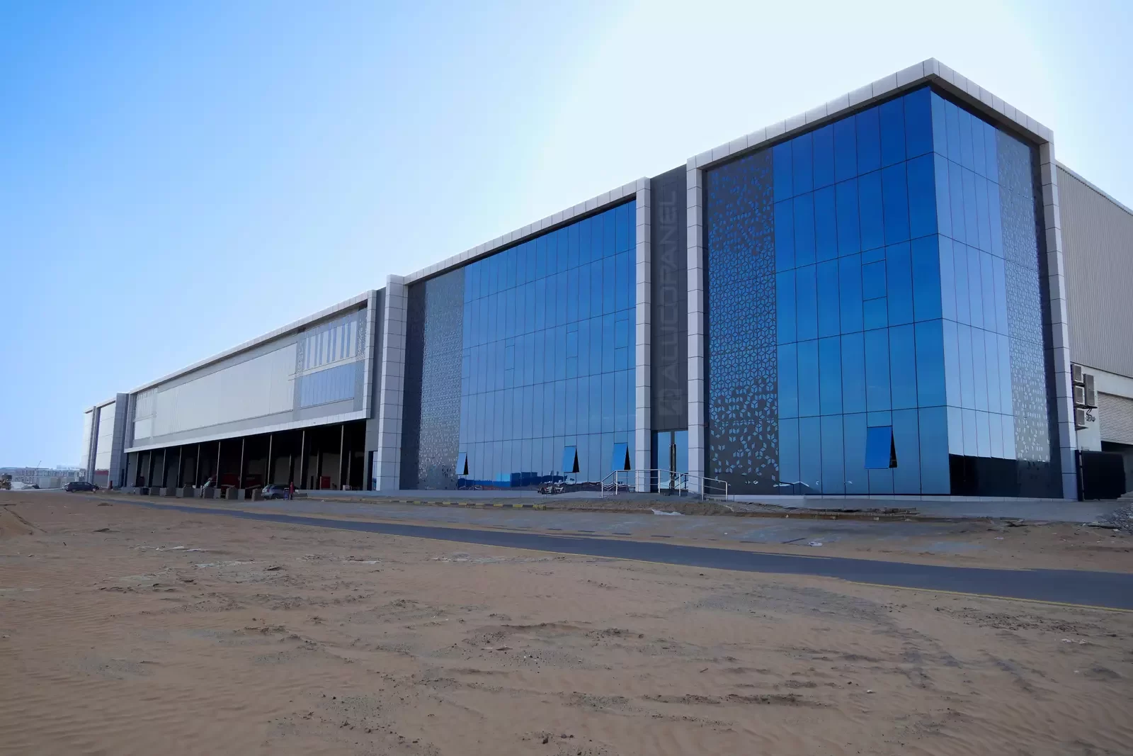 Wide view of the Landmark Offices and Warehouse facade with ALUCOPANEL cladding