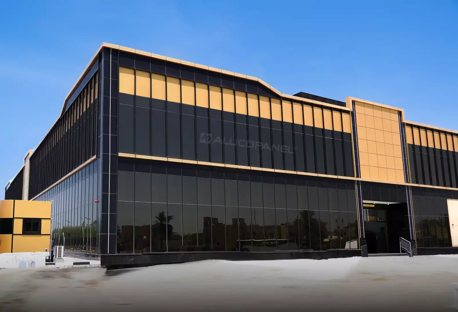 Moopans Mall corner view with ALUCOPANEL cladding and glass curtain wall
