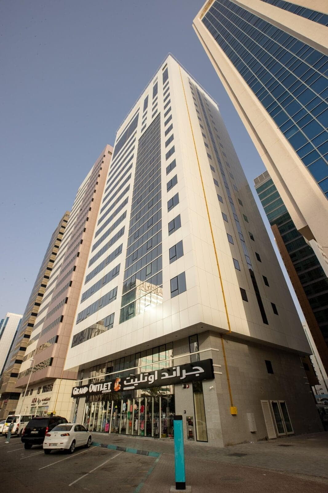 Commercial Building No. 1 Abu Dhabi clad with ALUCOPANEL A2, photo 3