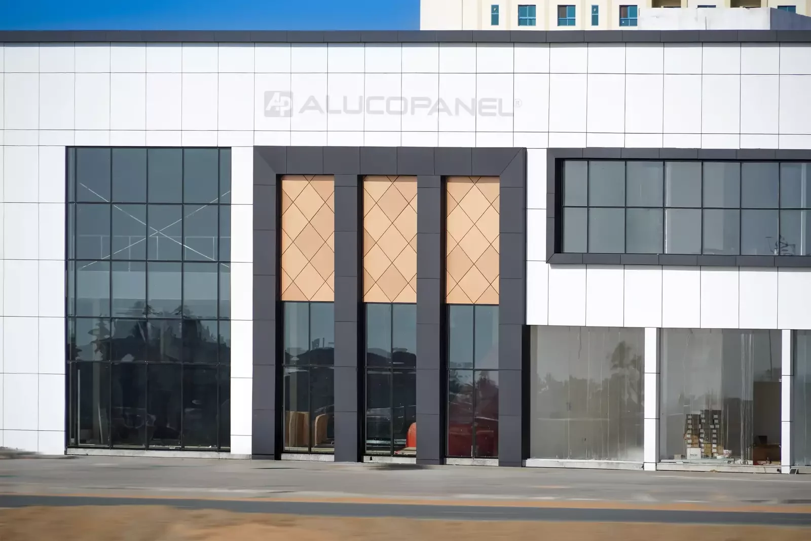 Salma Mall commercial building Umm Al Quwain clad with ALUCOPANEL FR, photo 2