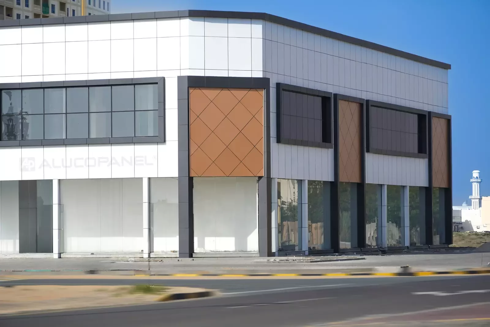 Salma Mall commercial building Umm Al Quwain clad with ALUCOPANEL FR, photo 3