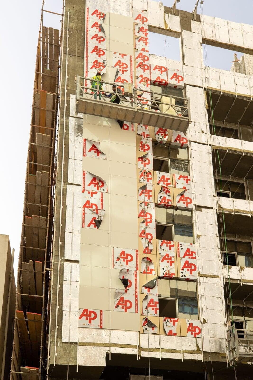 Commercial Building No. 3 Abu Dhabi Island under construction, ALUCOPANEL A2 system, photo 3