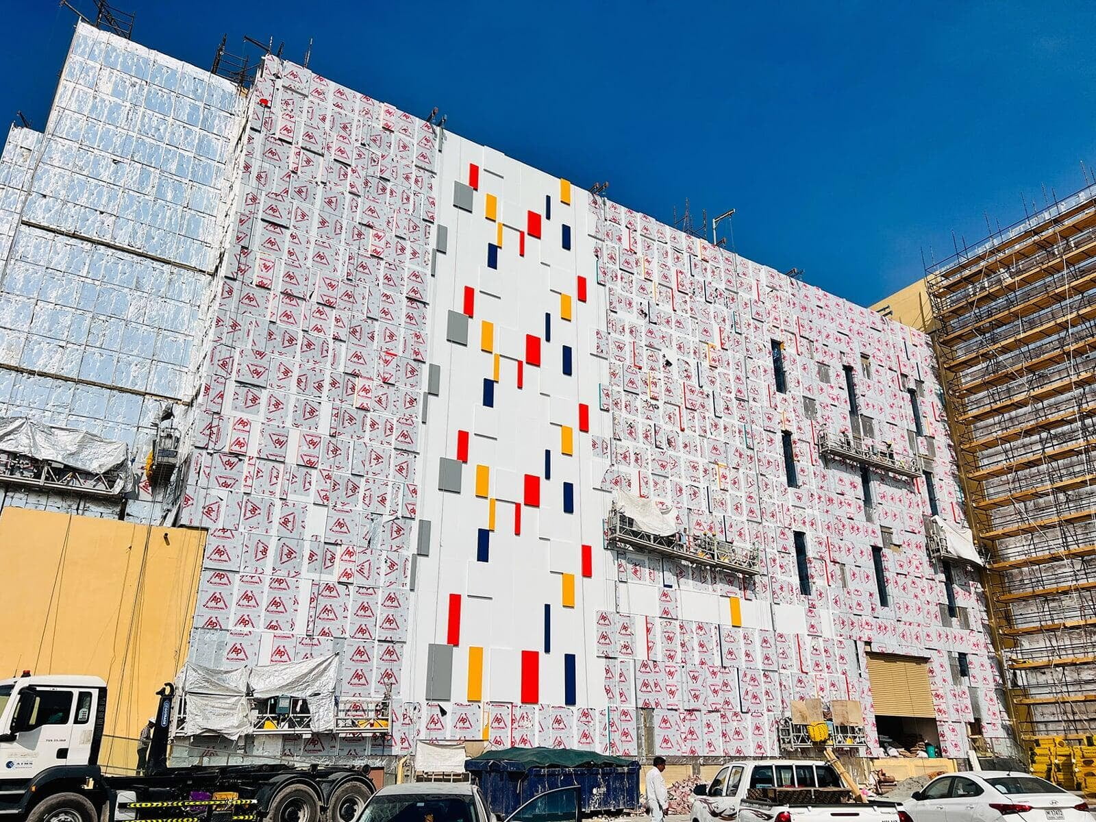 Day To Day Shopping Complex Ajman clad with ALUCOPANEL A2, photo 13