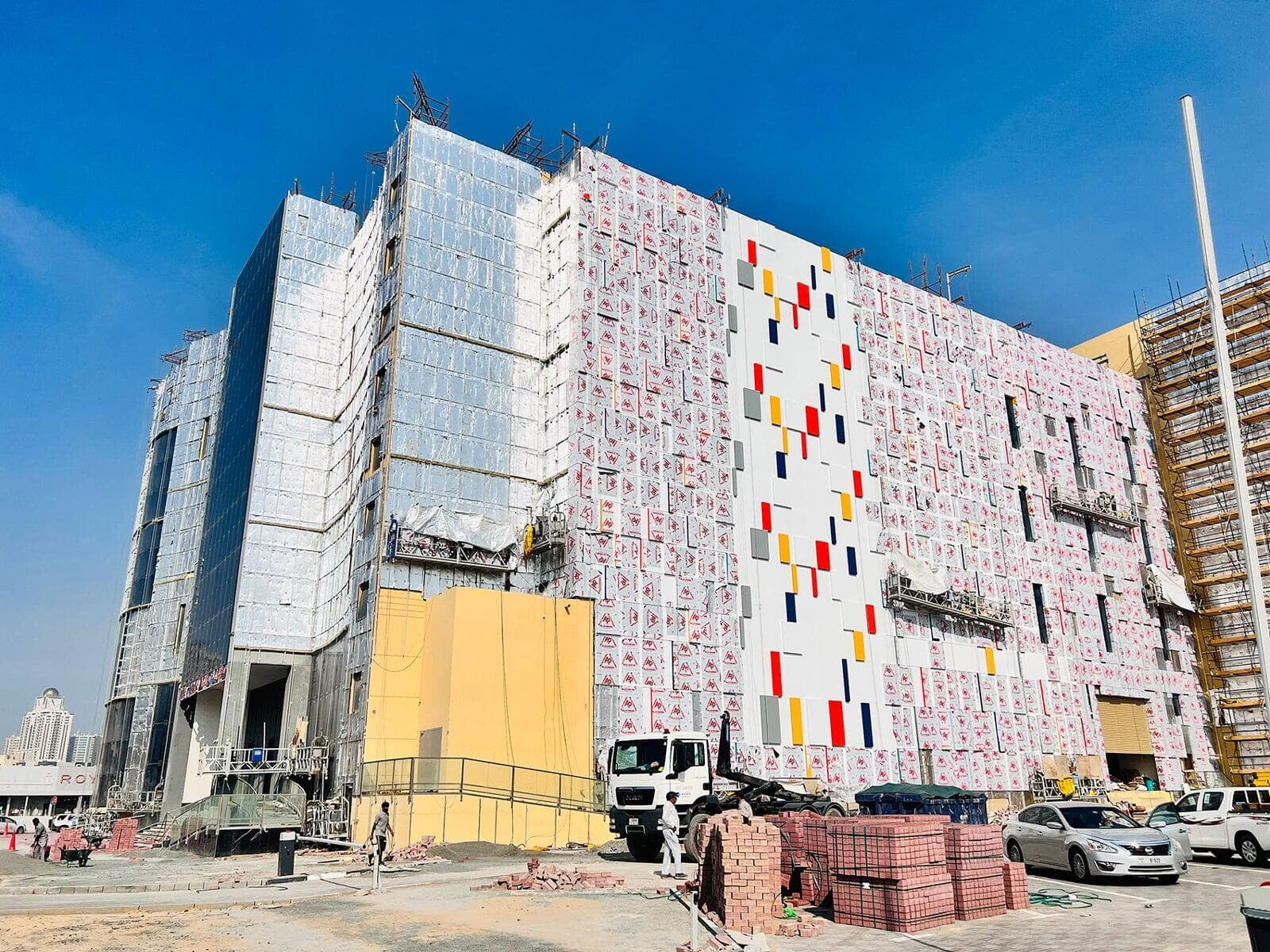 Day To Day Shopping Complex Ajman clad with ALUCOPANEL A2, photo 12