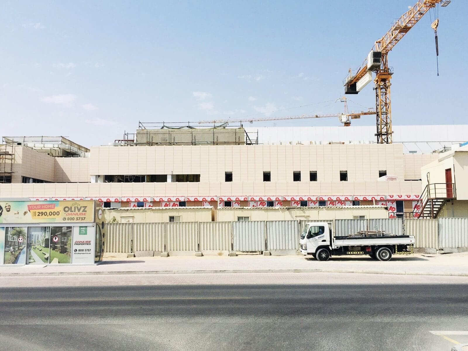 DHA Health Center Al Qusais clad with ALUCOPANEL A2 Champagne Silver, photo 6