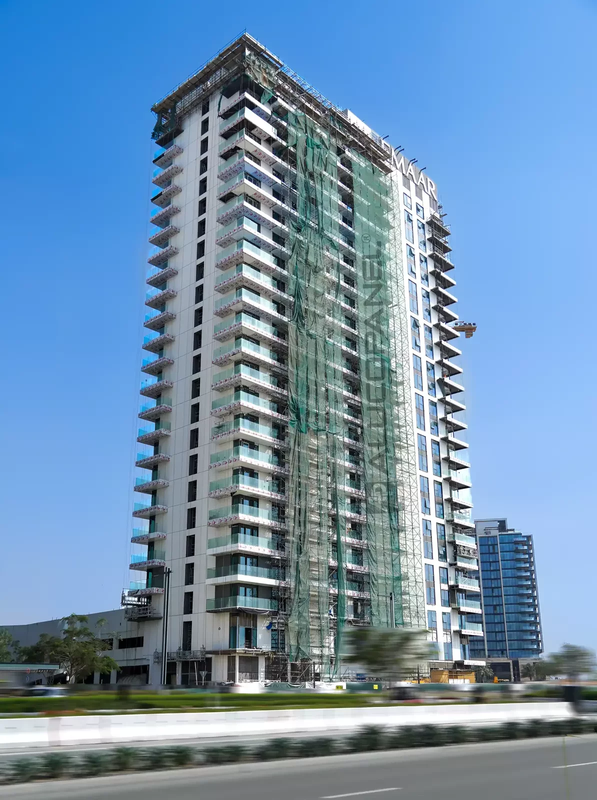 ALUCOPANEL Signal White cladding on the wings of Green Side Residences