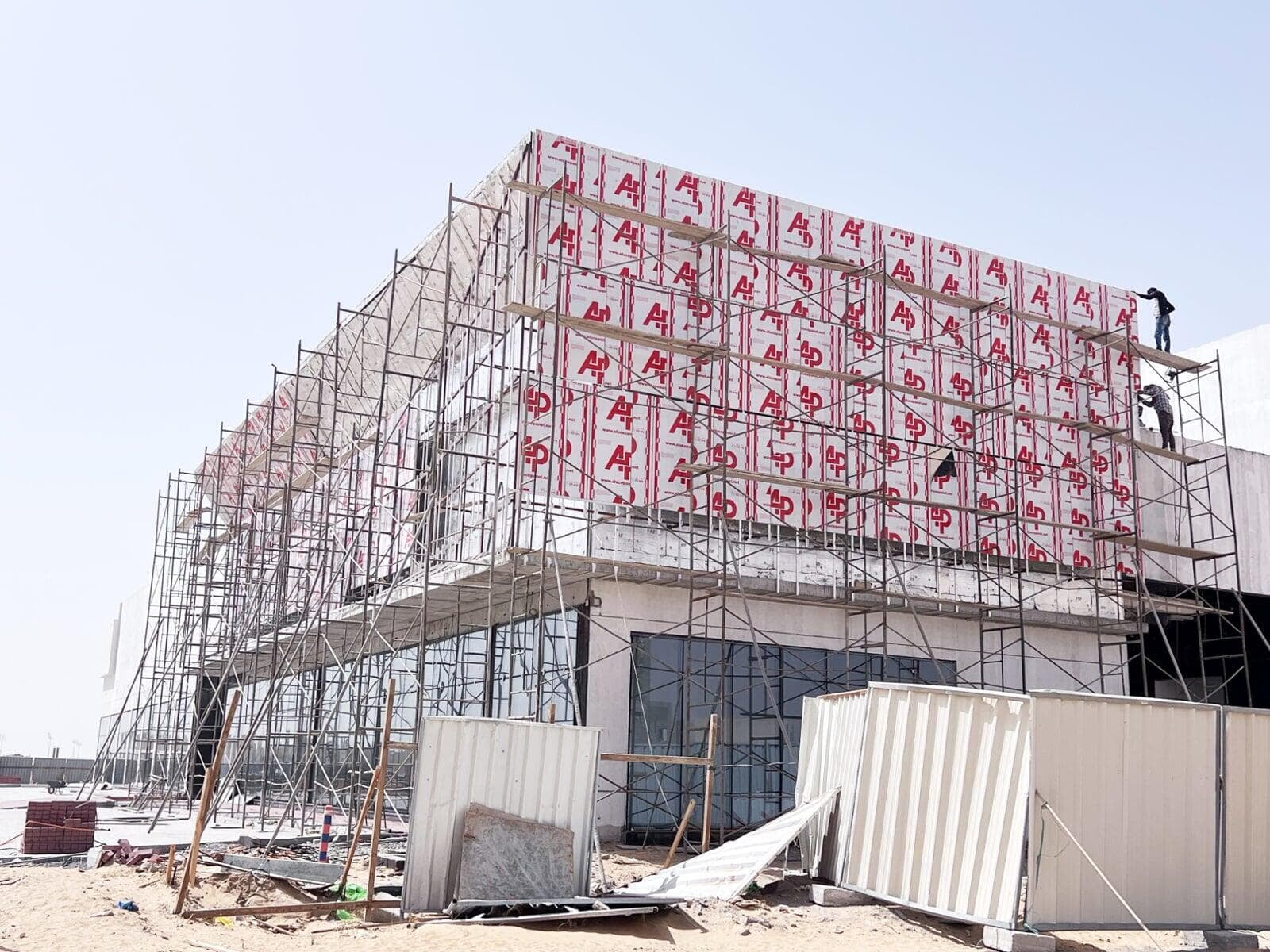 G+M Shopping Mall Aamra Ajman clad with ALUCOPANEL A2, photo 3