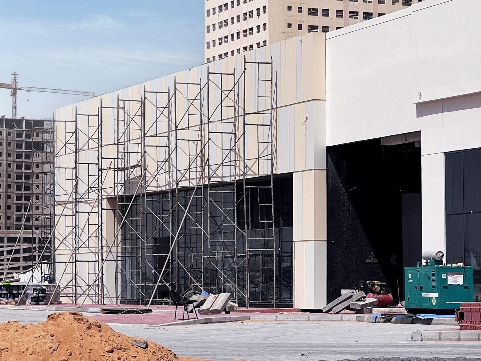 G+M Shopping Mall Aamra Ajman clad with ALUCOPANEL A2, photo 6
