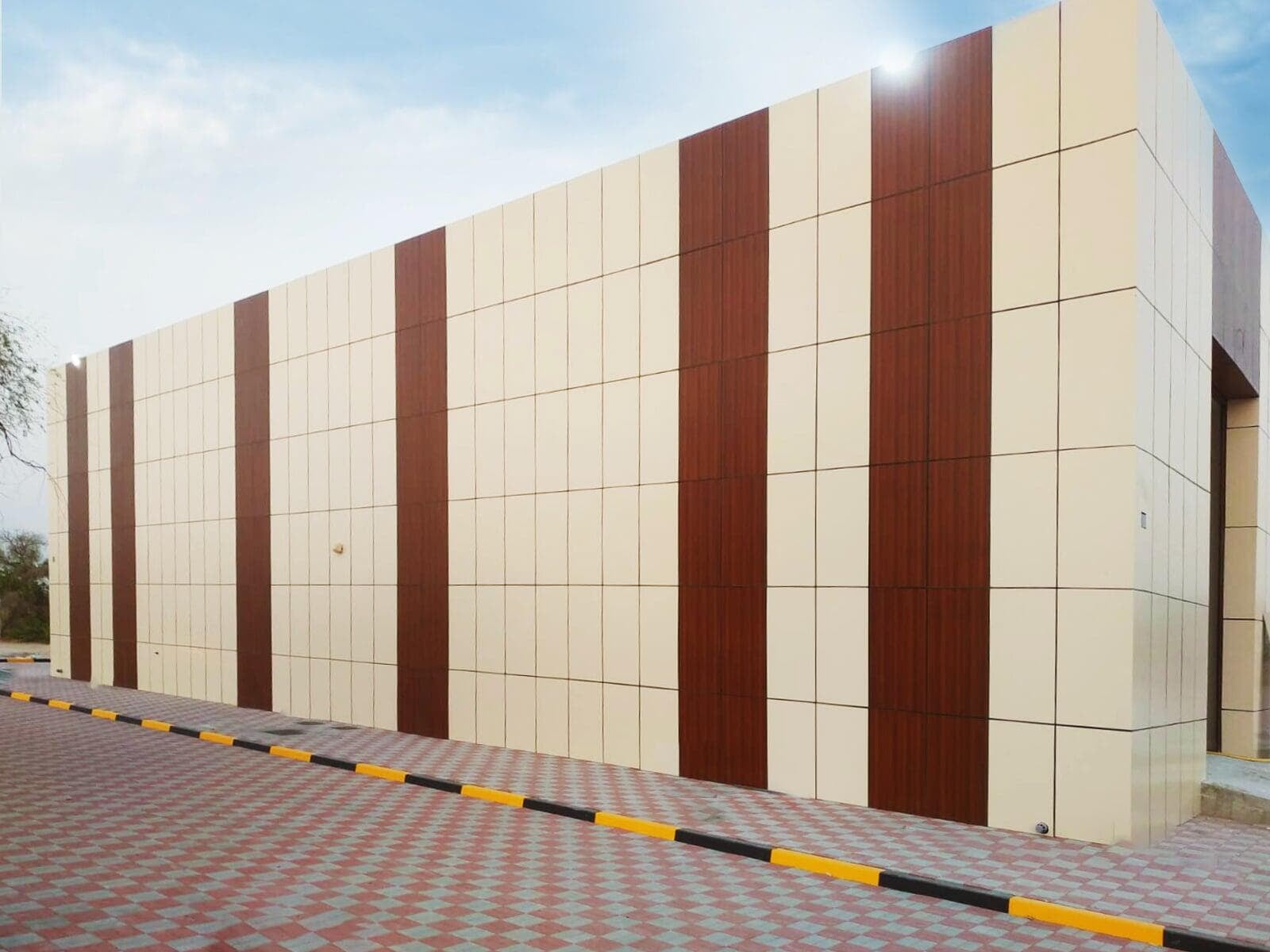 Hamrania Center Ras Al Khaimah clad with ALUCOPANEL A2 and FR, photo 4