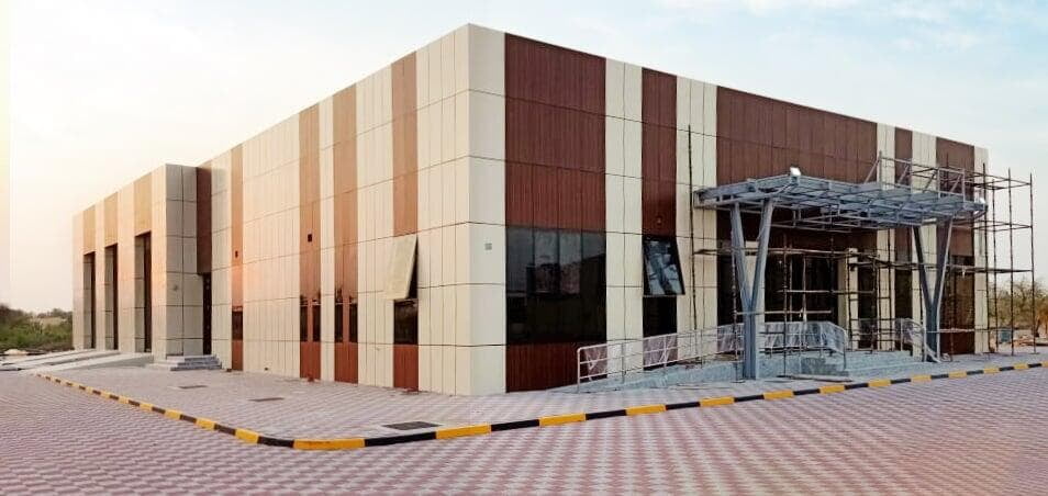Hamrania Center Ras Al Khaimah clad with ALUCOPANEL A2 and FR, photo 3