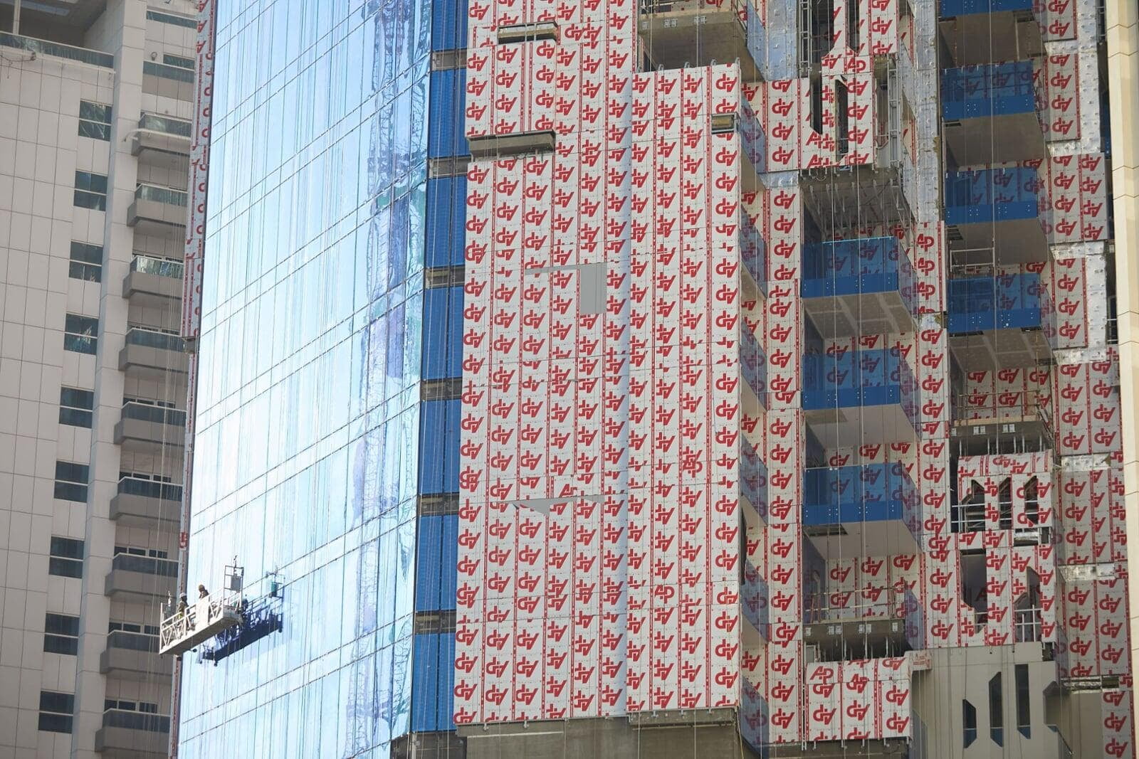 Kempinski Hotel Business Bay clad with ALUCOPANEL A2, photo 2