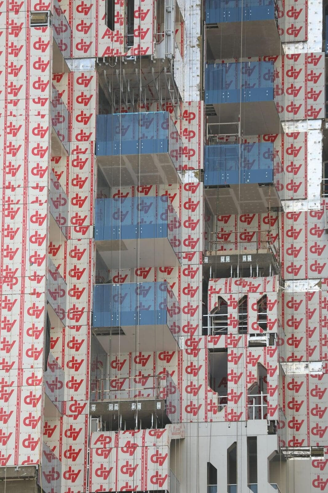 Kempinski Hotel Business Bay clad with ALUCOPANEL A2, photo 6
