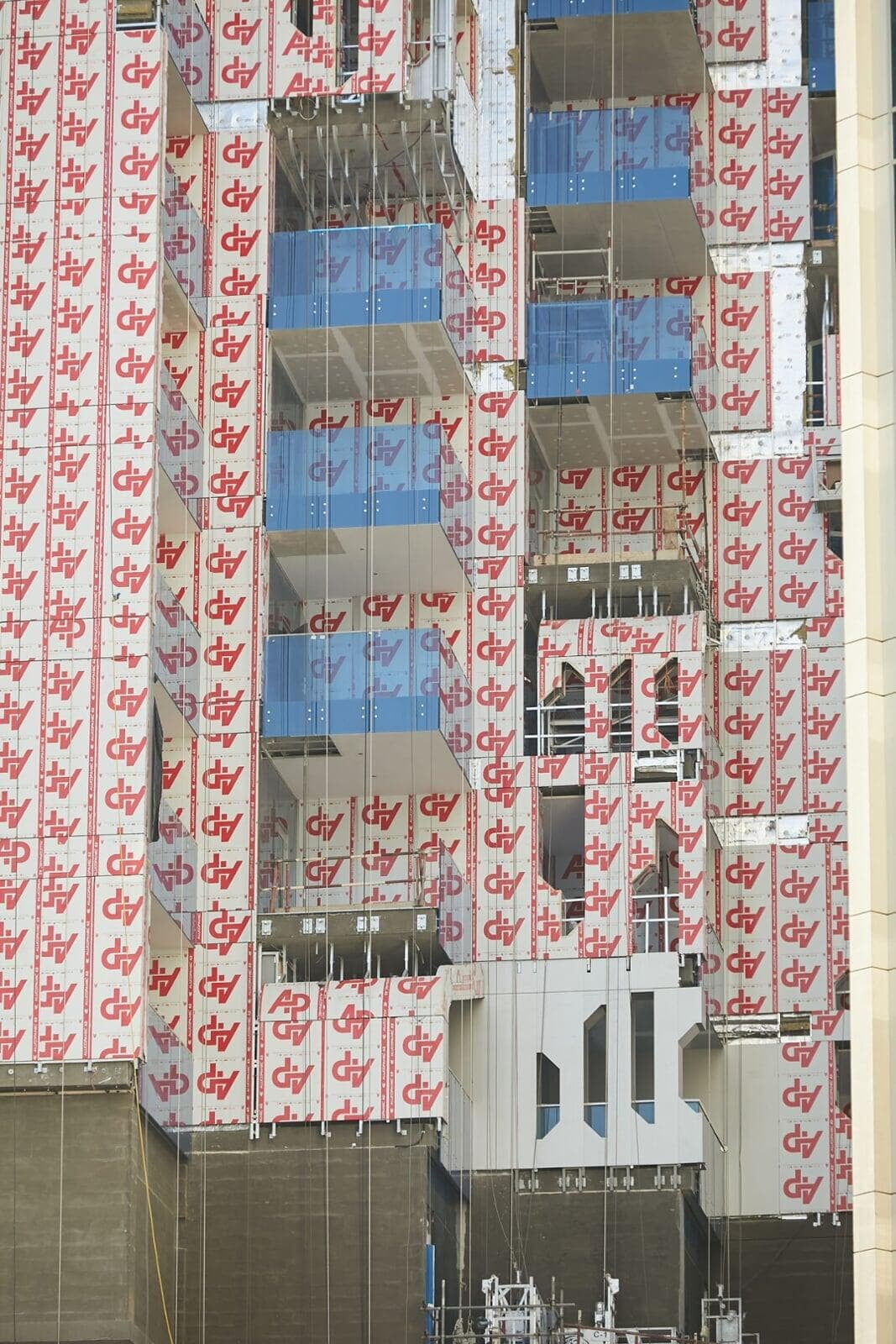 Kempinski Hotel Business Bay clad with ALUCOPANEL A2, photo 7