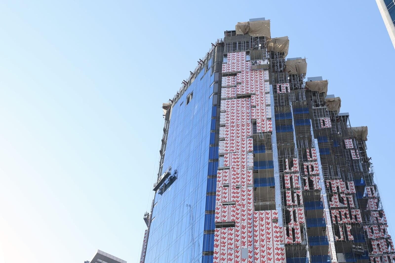 Kempinski Hotel Business Bay clad with ALUCOPANEL A2, photo 11