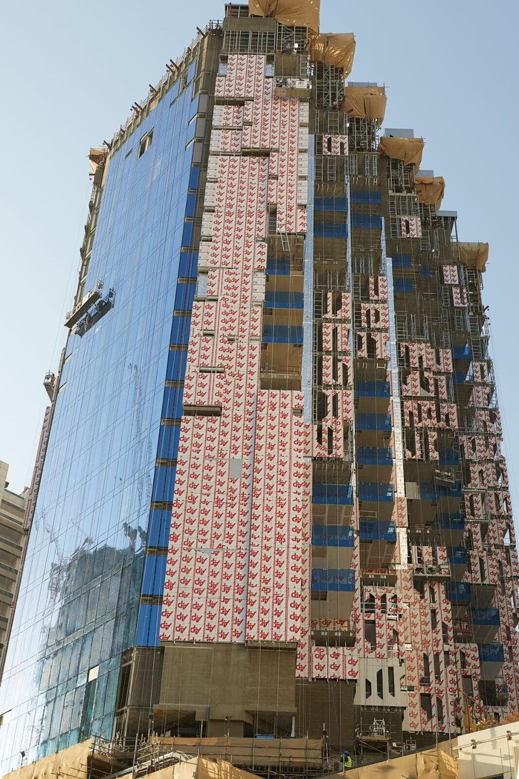 Kempinski Hotel Business Bay clad with ALUCOPANEL A2, photo 12