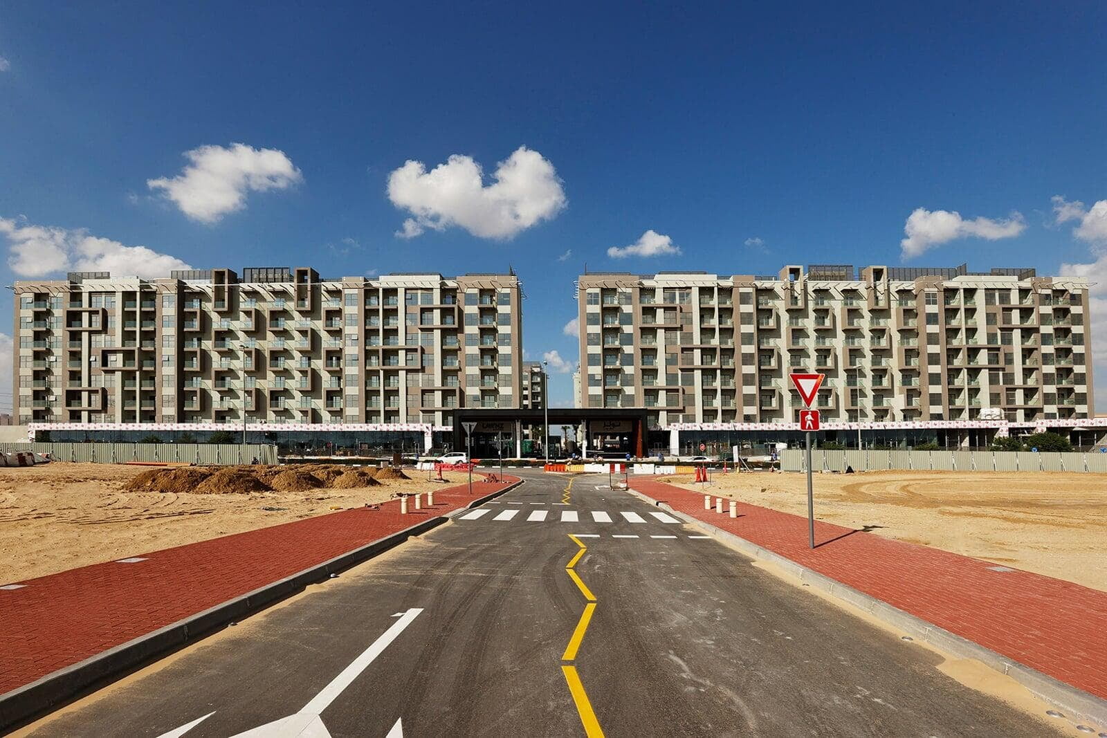 Lawnz by Danube International City clad with ALUCOPANEL A2, photo 3