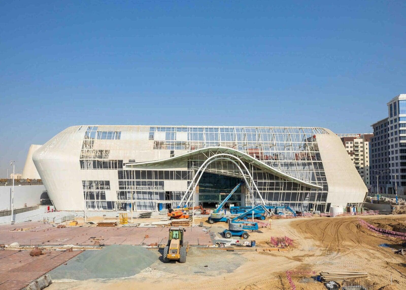 Lulu Hypermarket Dubai Silicon Oasis clad with ALUCOPANEL A2, photo 2