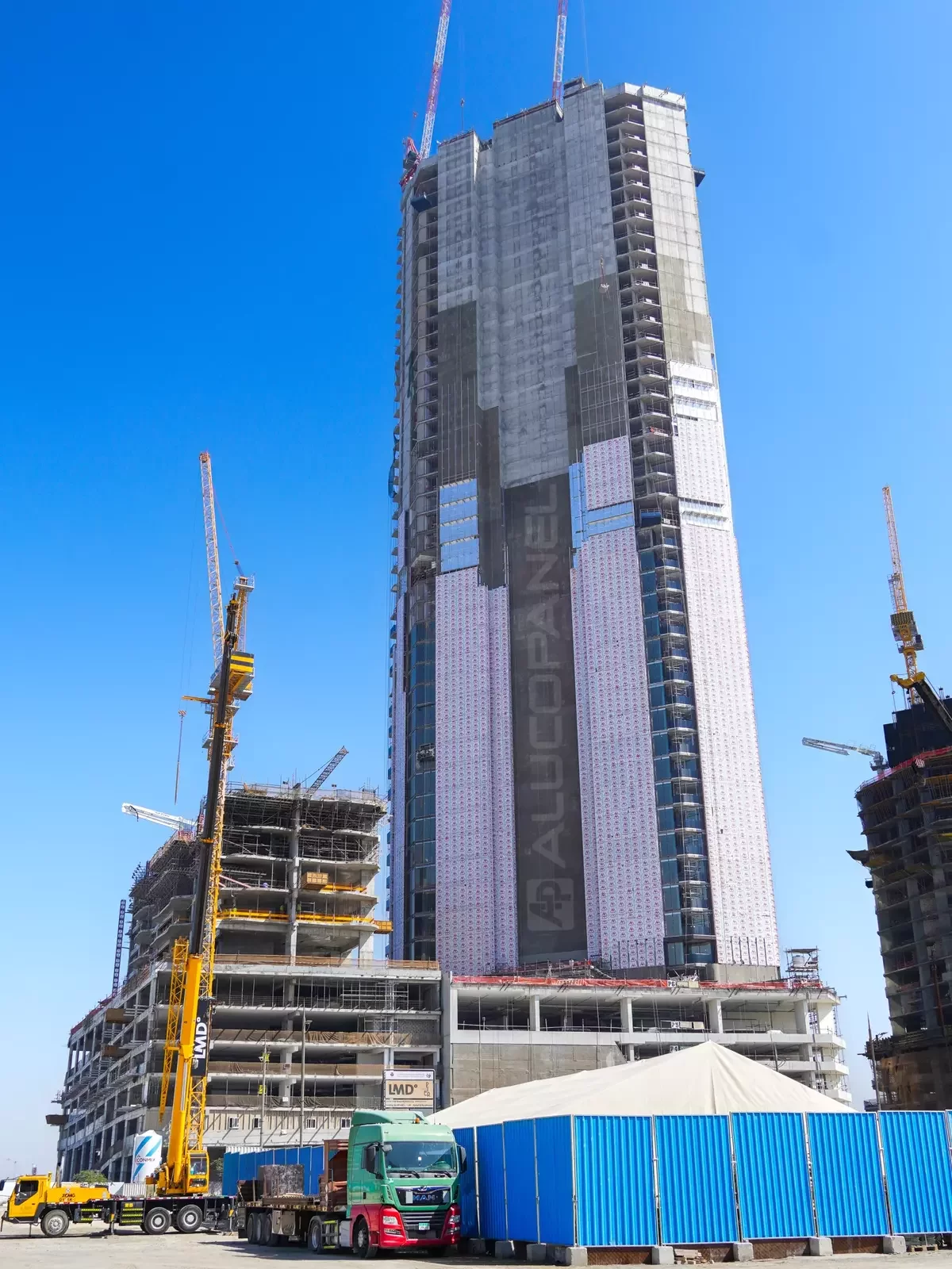 Nautica Two Dubai Maritime City clad with ALUCOPANEL A2, photo 2