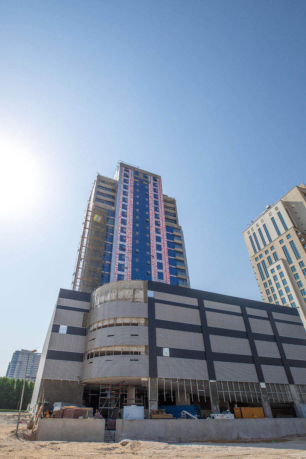 19-storey residential and commercial building in JVC clad with ALUCOPANEL A2, photo 4