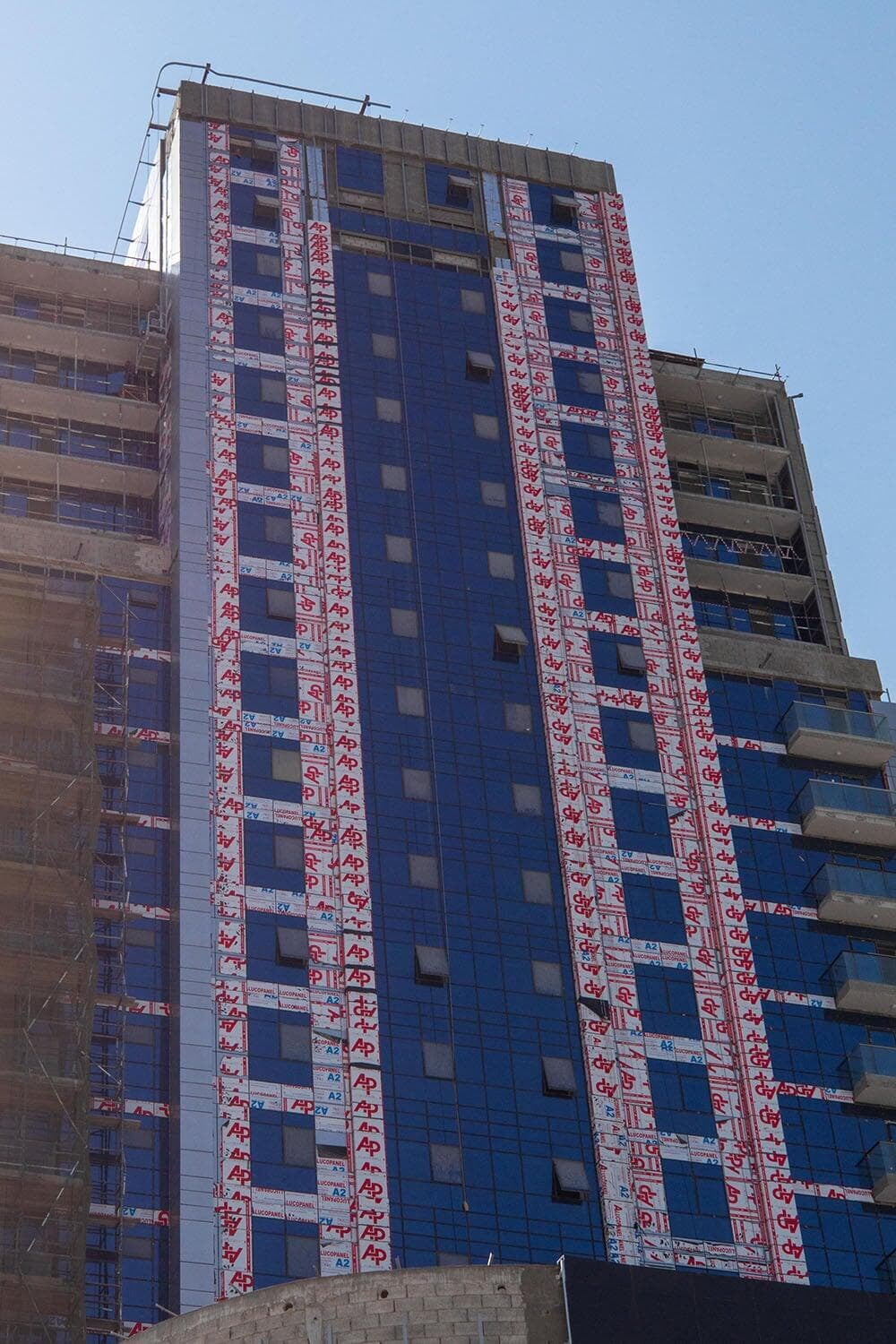 19-storey residential and commercial building in JVC clad with ALUCOPANEL A2, photo 3