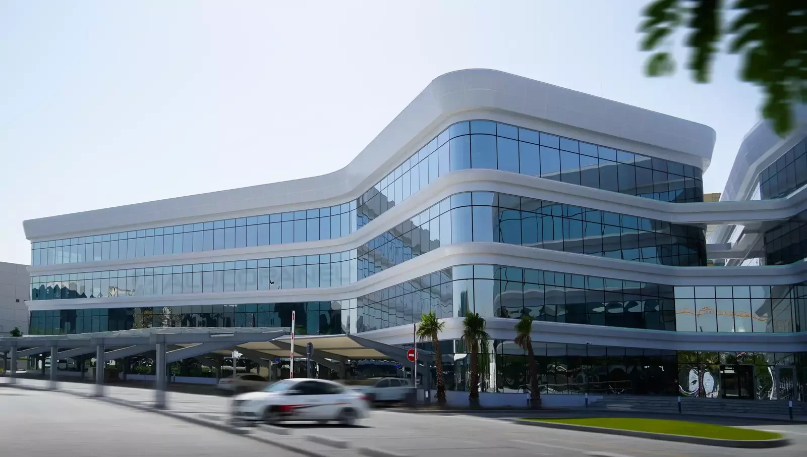 Techno Hub Dubai Silicon Oasis clad with ALUCOPANEL A2 Egg White, photo 2