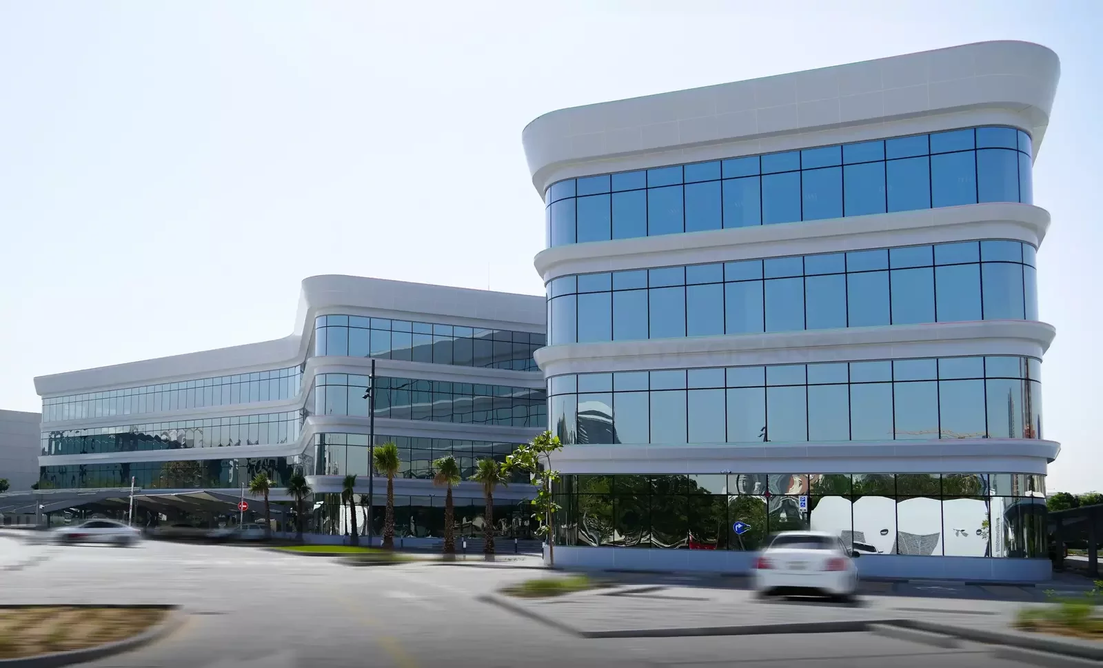 Techno Hub Dubai Silicon Oasis clad with ALUCOPANEL A2 Egg White, photo 3