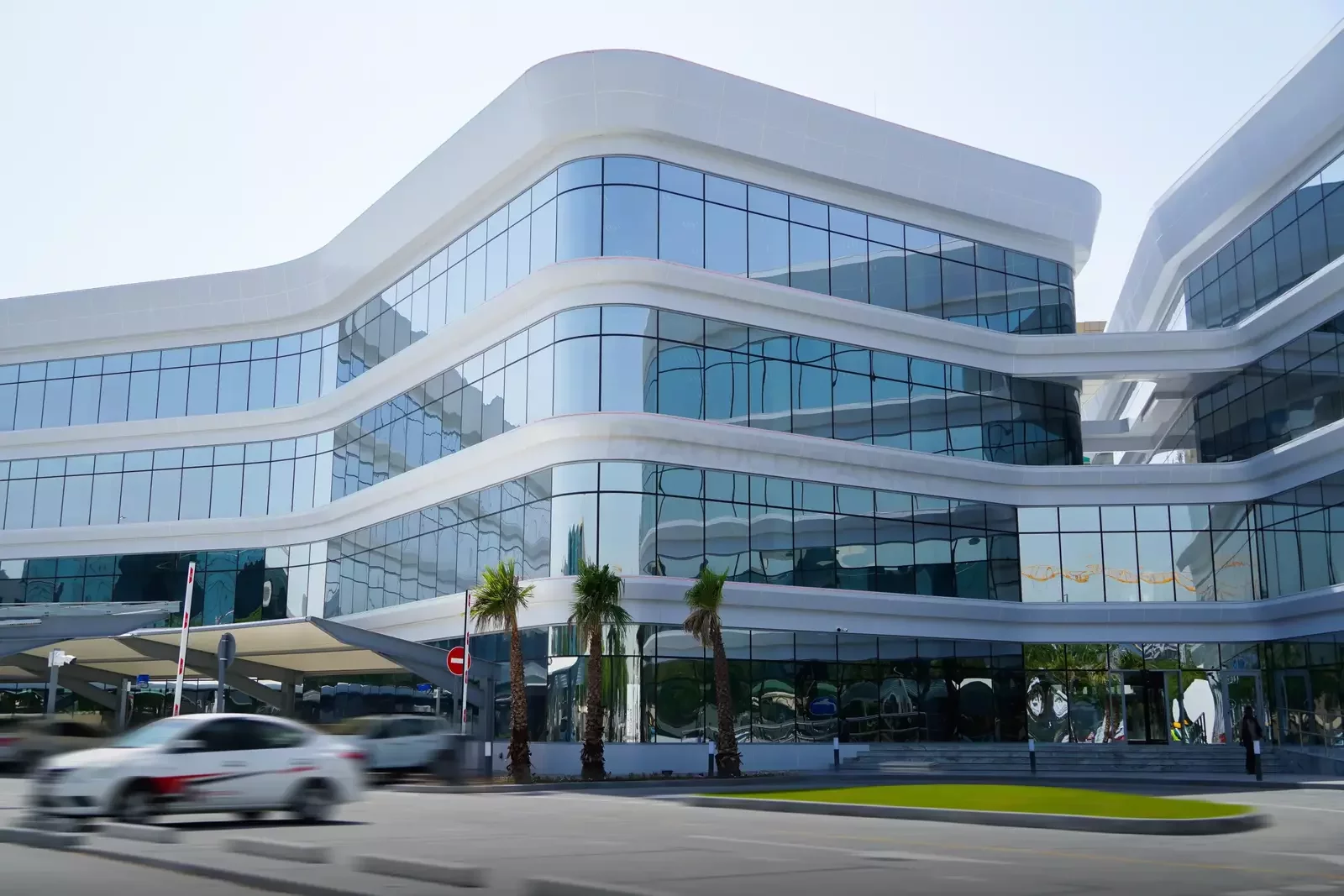 Techno Hub Dubai Silicon Oasis clad with ALUCOPANEL A2 Egg White, photo 4