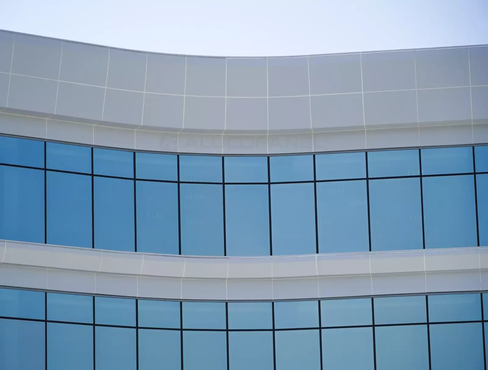 Techno Hub Dubai Silicon Oasis clad with ALUCOPANEL A2 Egg White, photo 5