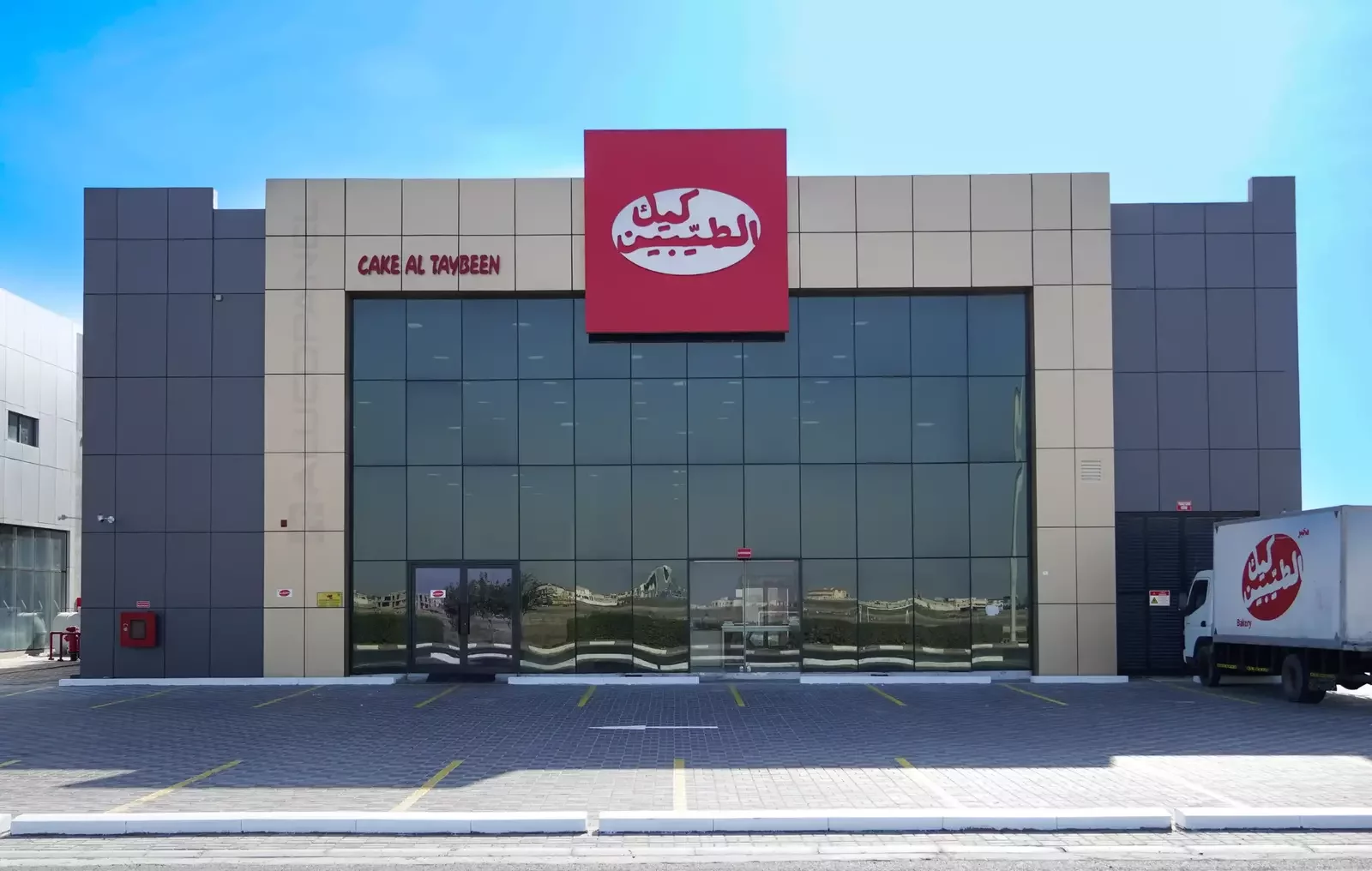 Warehouse and offices Al Muqta Umm Al Quwain clad with ALUCOPANEL FR, photo 4