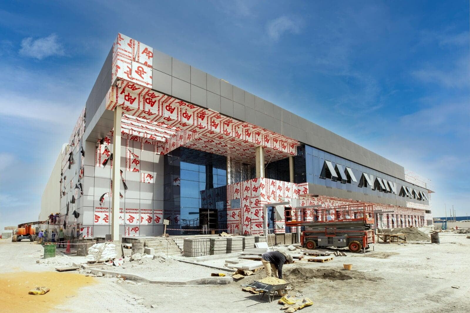 Warehouse with Office Block Musaffah South clad with ALUCOPANEL FR, photo 4